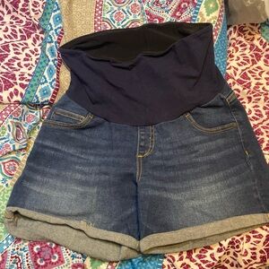 Women’s post pregnancy Bounceback shorts Sz Medium